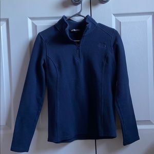 Small women’s The North Face Quarter zip